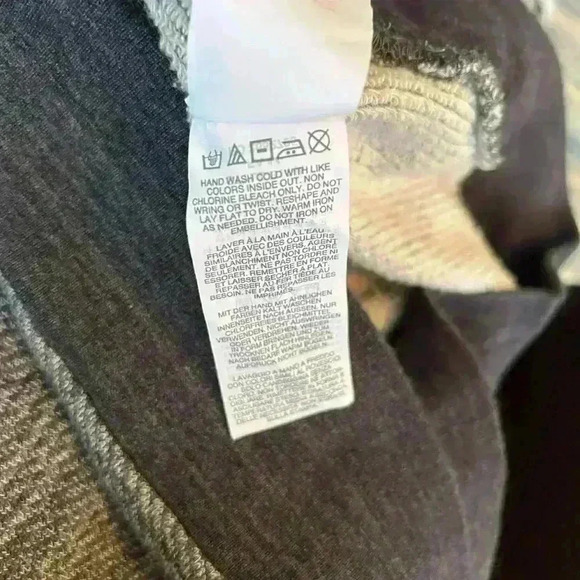 J Crew women’s studded sweatshirt size M - Picture 7 of 7